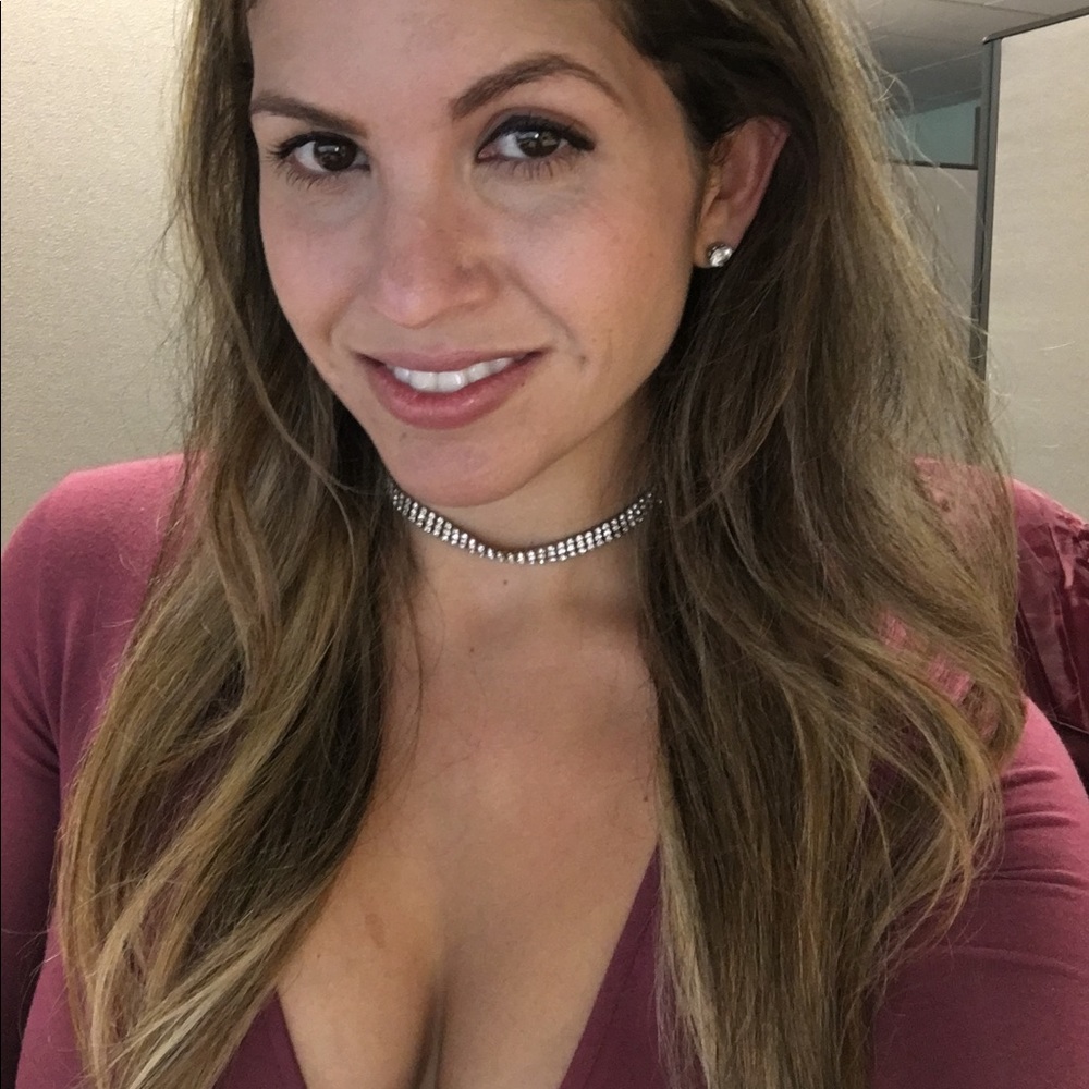 Meet your Posher, Adelina